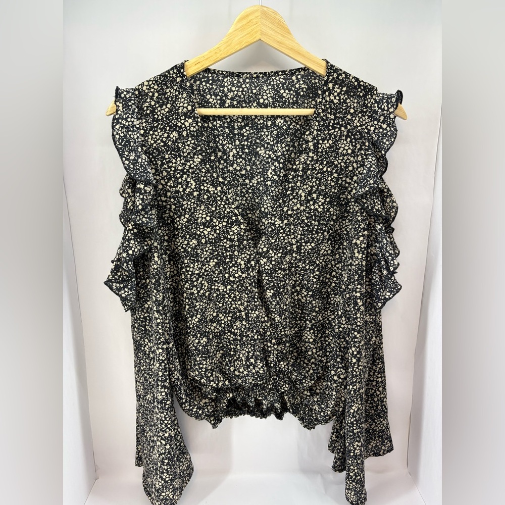 Floral print ruffle cold shoulder vneck top